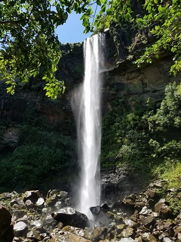 3月の時期のピナイサーラの滝の水量