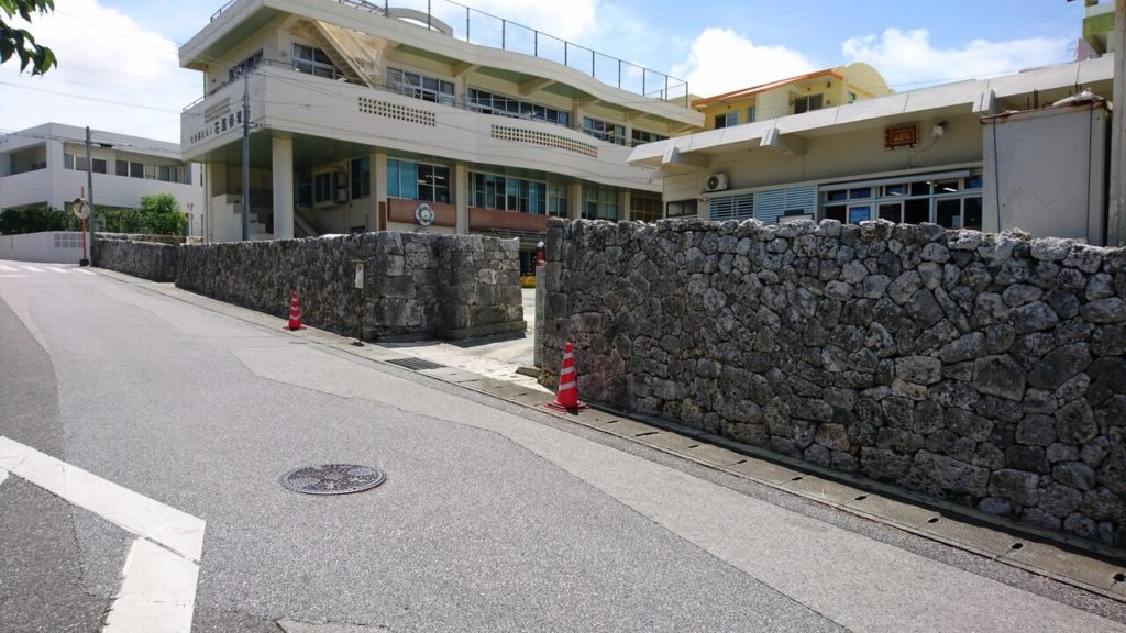 宮古島の祥雲寺の石垣