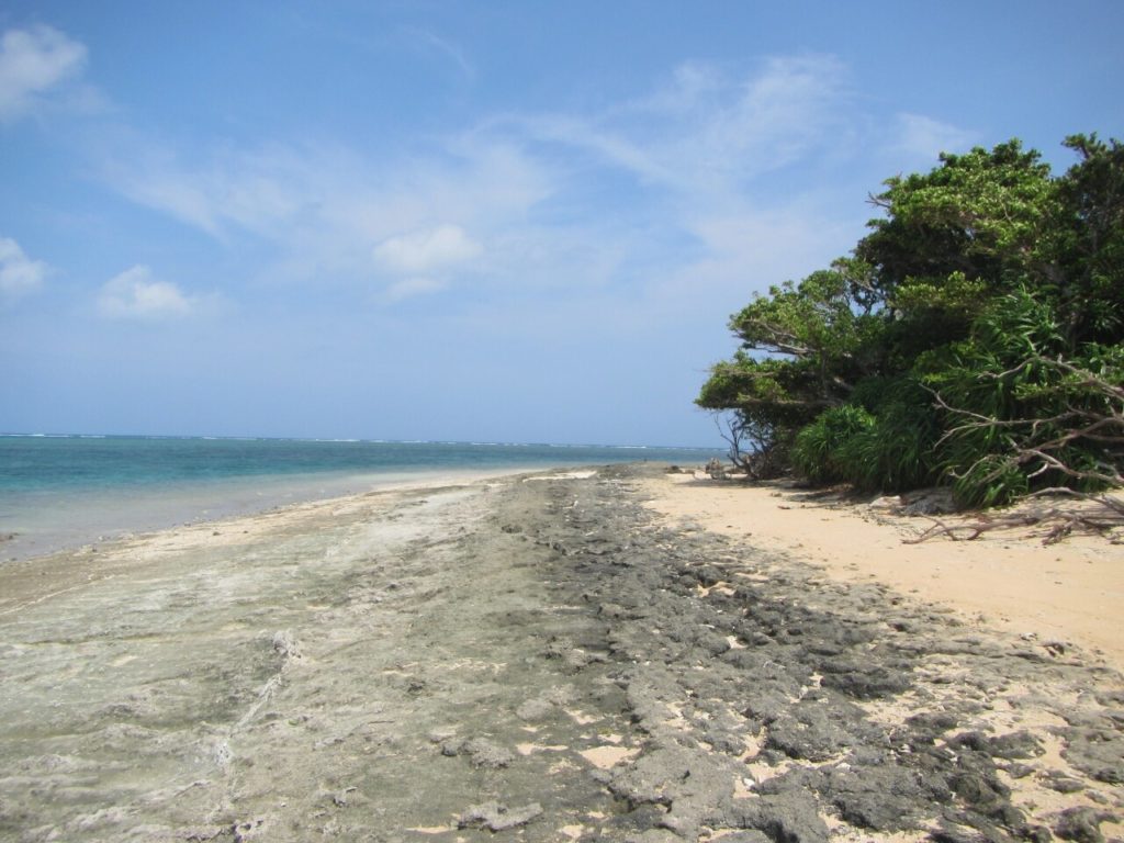 鳩間島の屋良浜