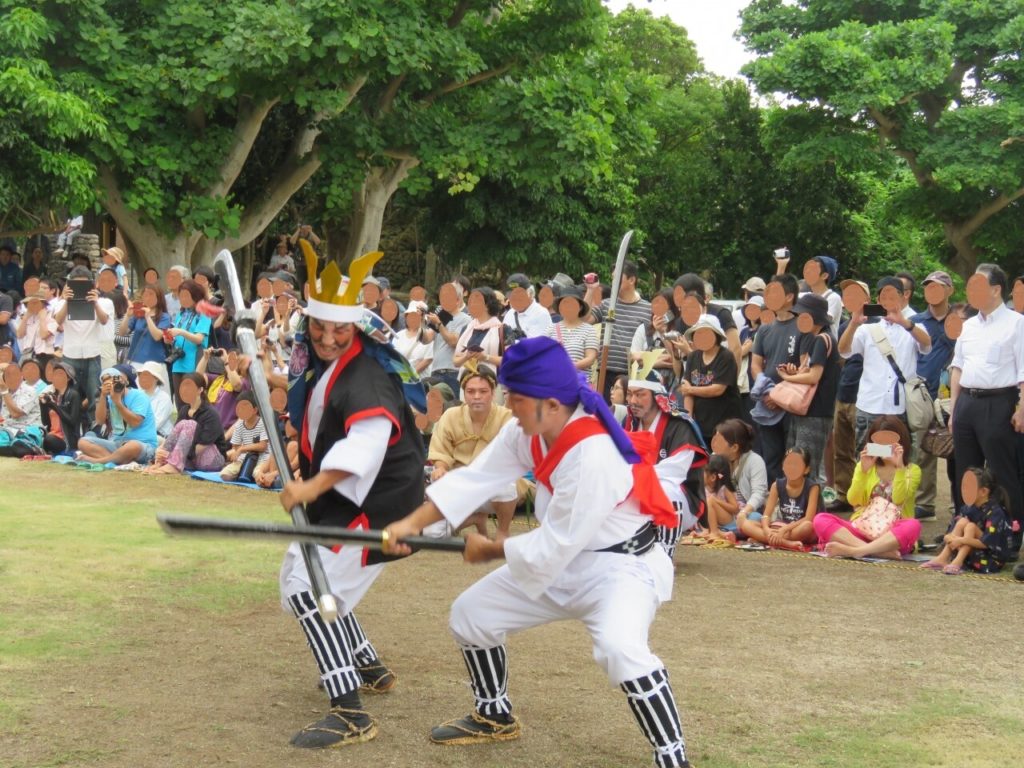 竹富島の世持御嶽のお祭り