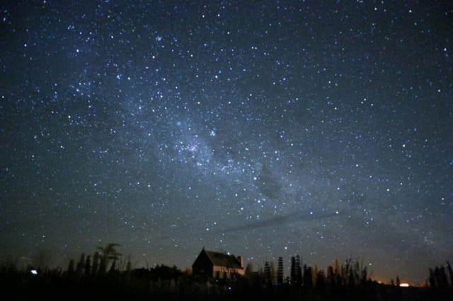 輝く西表島の夜空