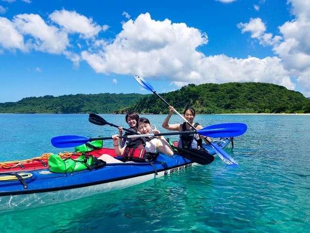 女子旅でイダの浜シーカヤックツアーに参加