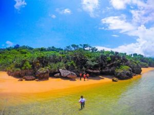 小浜島のビーチ