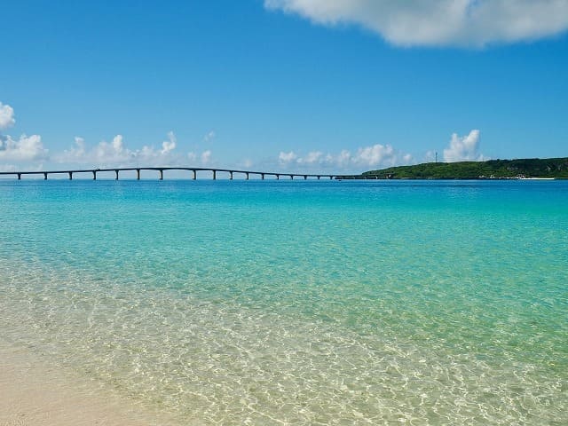 与那覇前浜ビーチから眺める来間大橋