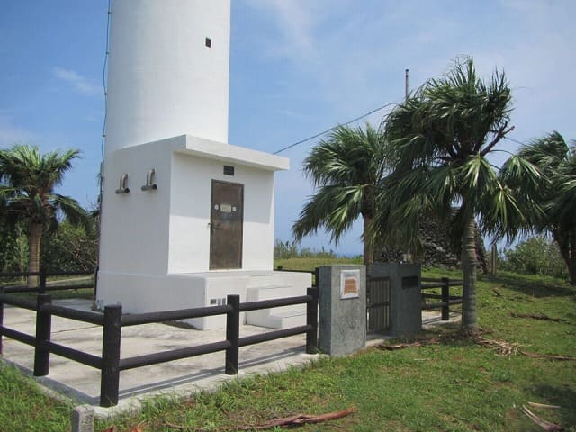 鳩間島灯台