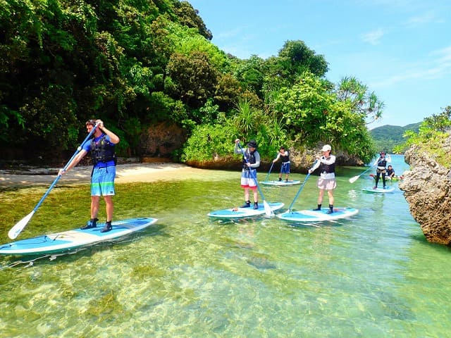 団体旅行で川平湾SUP体験