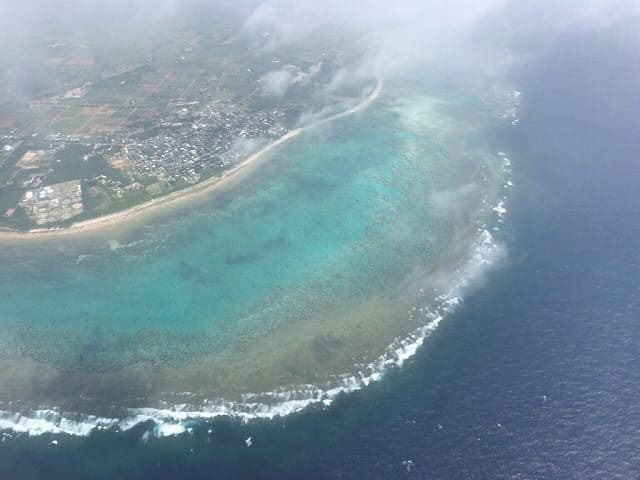 石垣島の白保海岸の上空写真