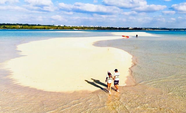 伊良部島近くにあるゆにの浜